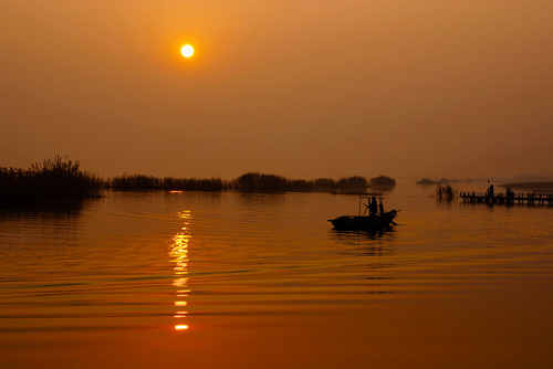 <strong>漁舟唱晚（古箏版）</strong>