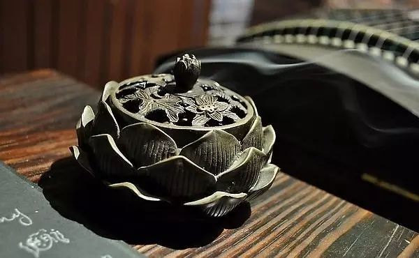 如何找準各弦按音的具體位置？