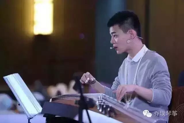 古箏男孩子彈適合嗎_男孩兒學古箏_男孩子學習古箏