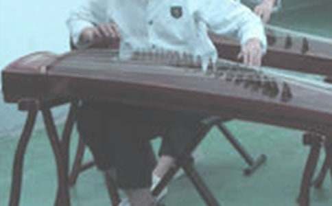 給古箏調(diào)音 古箏吸引人的宣傳語