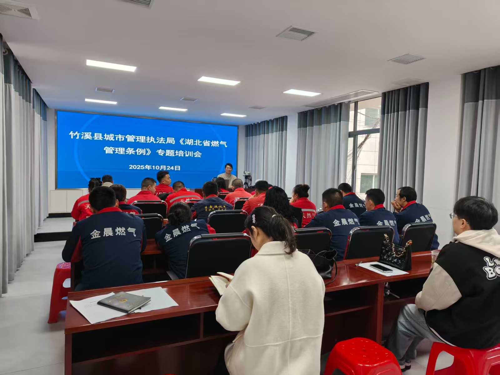 縣城管執法局：燃氣宣講進企業 筑牢安全新防線